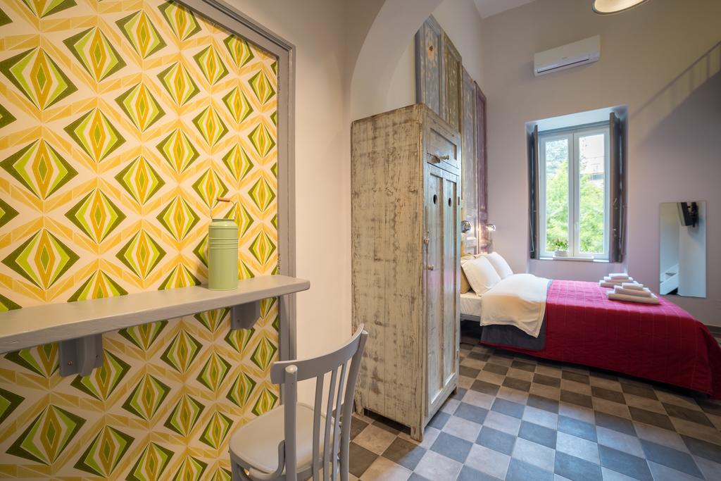 The Foria House By House In Naples Bed and Breakfast Værelse billede