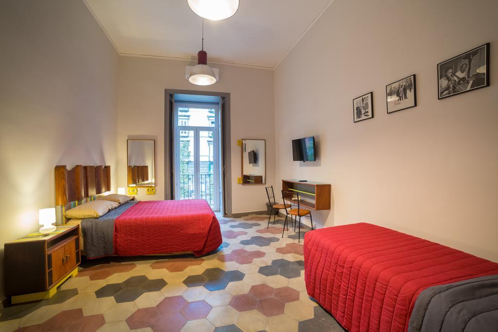 The Foria House By House In Naples Bed and Breakfast Værelse billede