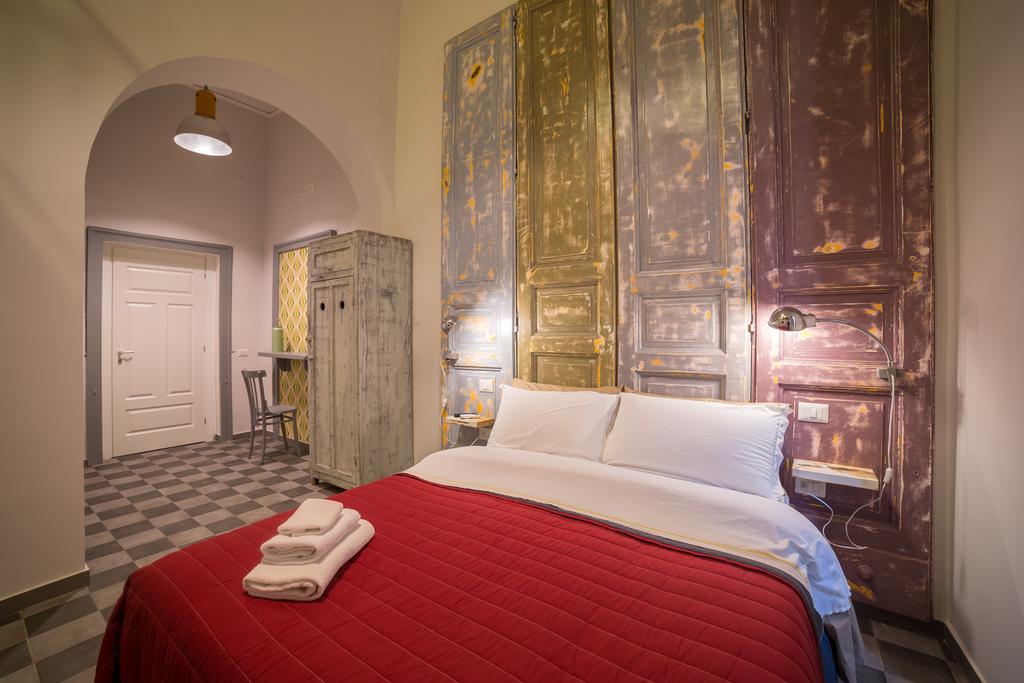 The Foria House By House In Naples Bed and Breakfast Værelse billede