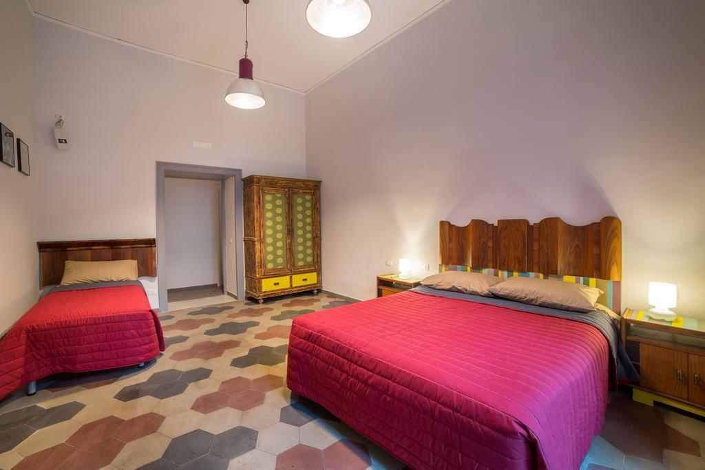 The Foria House By House In Naples Bed and Breakfast Værelse billede
